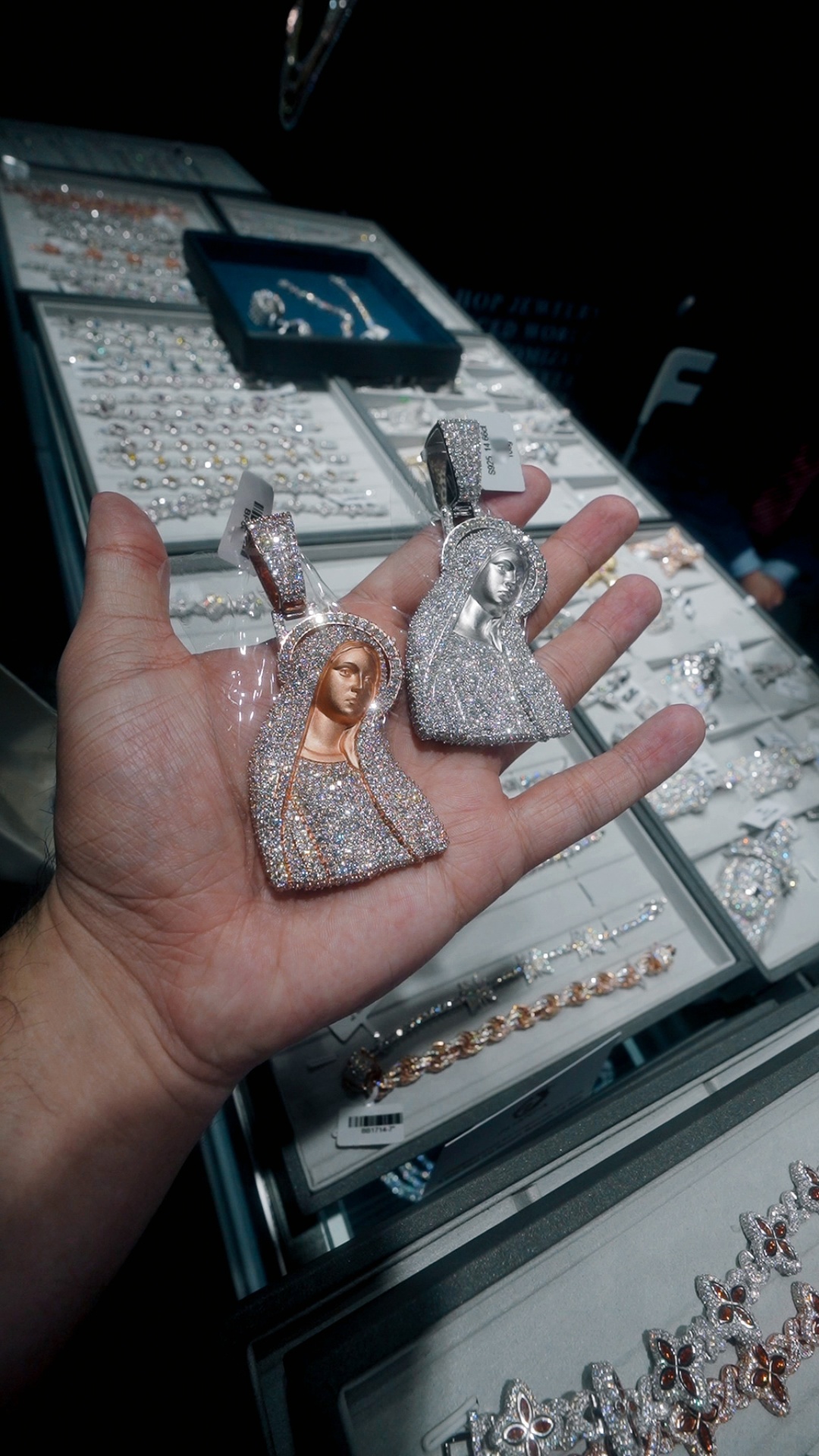 Madonna portrait pendants in rose and white gold